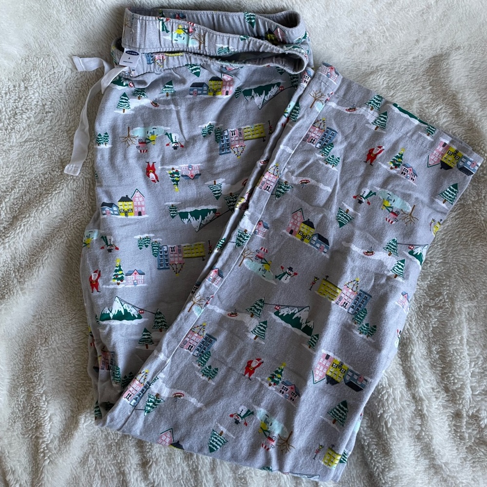 Old Navy Men’s Christmas Pants - AS SEEN ON TIKTOK @savannahjromero
